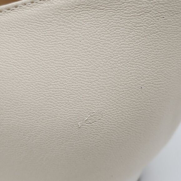 Roger Vivier Flower Strass Leather Ballet Flats in White 35 5 $1650 - Picture 9 of 9